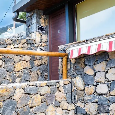 Hotell Momentos, Gomez