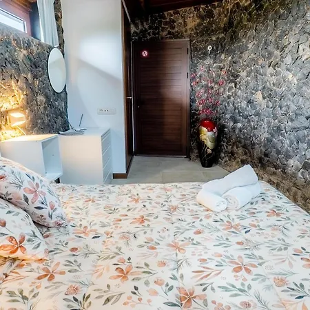 Hotell Momentos, Gomez