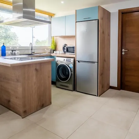 Hotell Momentos, Gomez